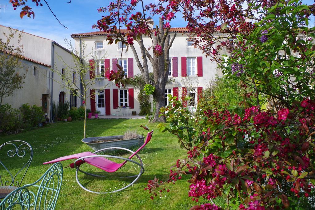 Bed and Breakfast Le Logis De La Poupeliere Vouhe  Екстер'єр фото